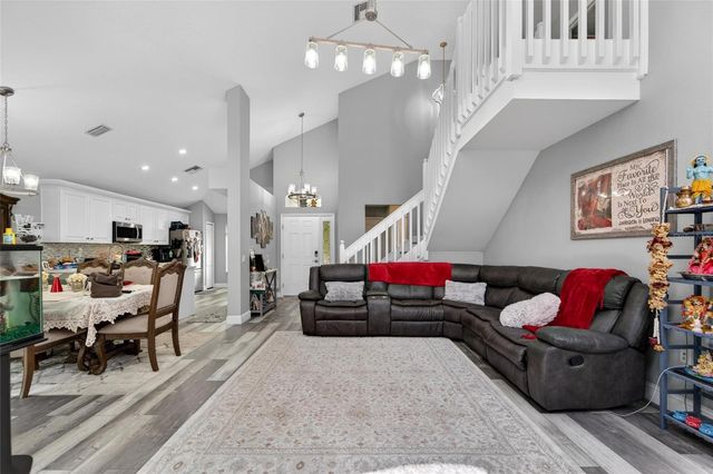 618 SOMERSTONE DRIVE, Valrico, FL 33594