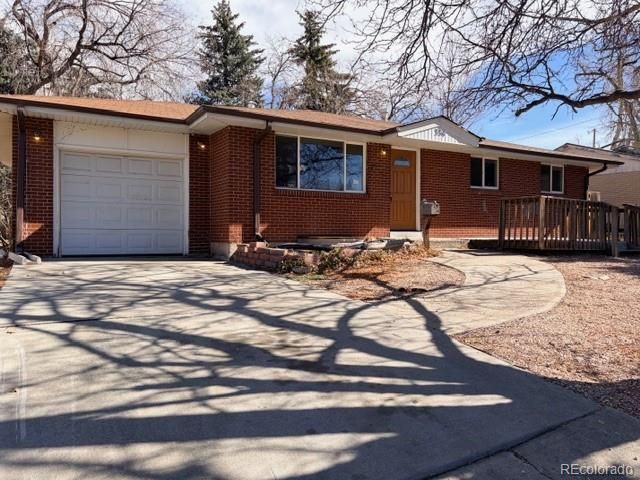 334 Empire Street, Aurora, CO 80010