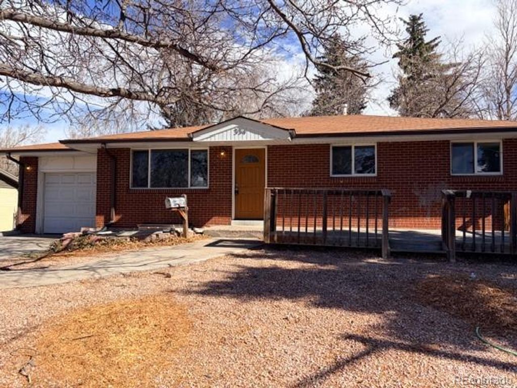 334 Empire Street, Aurora, CO 80010