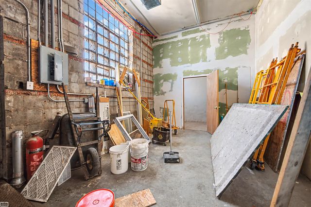 14701 Harper Avenue, Detroit, MI 48224