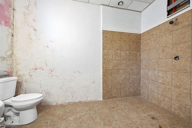 14701 Harper Avenue, Detroit, MI 48224