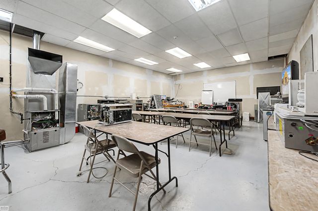 14701 Harper Avenue, Detroit, MI 48224