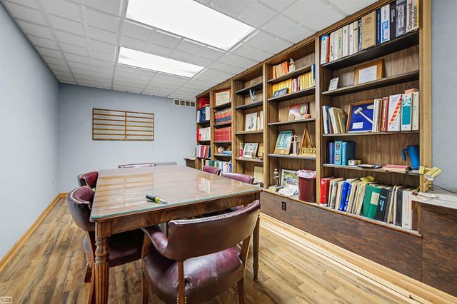 14701 Harper Avenue, Detroit, MI 48224