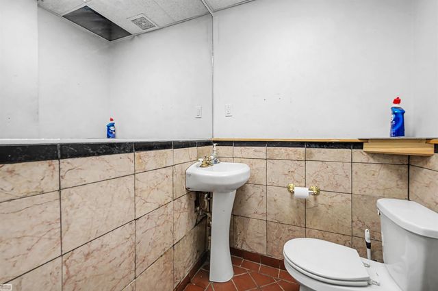 14701 Harper Avenue, Detroit, MI 48224