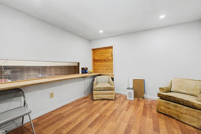 14701 Harper Avenue, Detroit, MI 48224