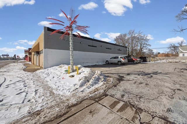 14701 Harper Avenue, Detroit, MI 48224