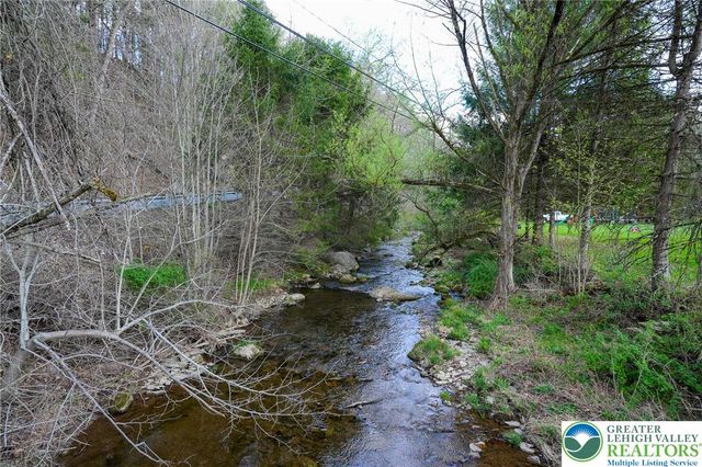 20 Serfass Lane, Lower Towamensing Tp, PA 18071