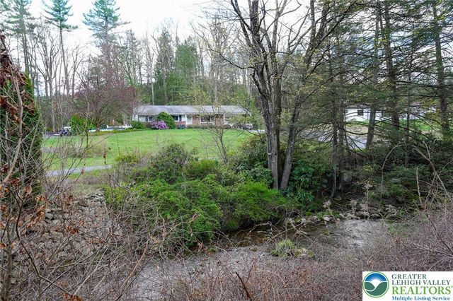 20 Serfass Lane, Lower Towamensing Tp, PA 18071