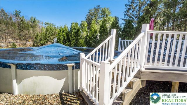 20 Serfass Lane, Lower Towamensing Tp, PA 18071