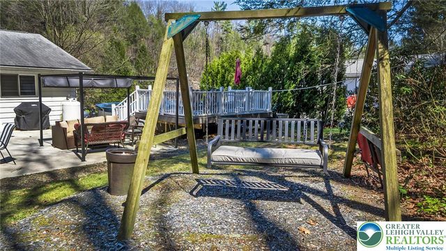 20 Serfass Lane, Lower Towamensing Tp, PA 18071