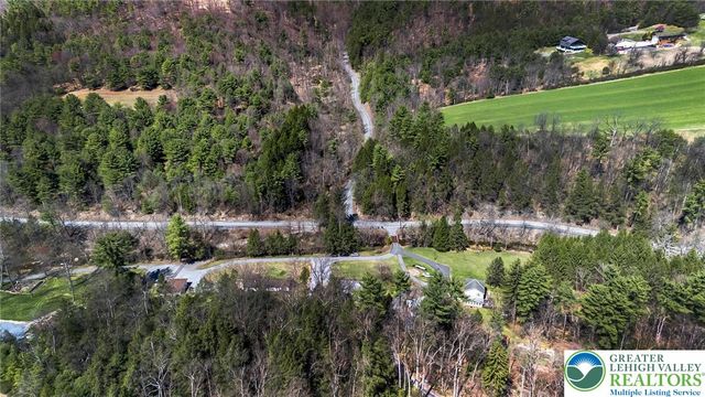 20 Serfass Lane, Lower Towamensing Tp, PA 18071