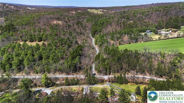 20 Serfass Lane, Lower Towamensing Tp, PA 18071