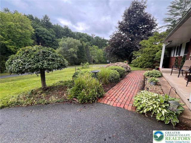 20 Serfass Lane, Lower Towamensing Tp, PA 18071