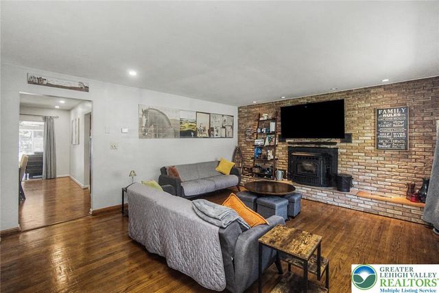 20 Serfass Lane, Lower Towamensing Tp, PA 18071
