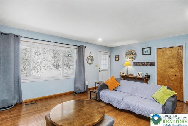 20 Serfass Lane, Lower Towamensing Tp, PA 18071