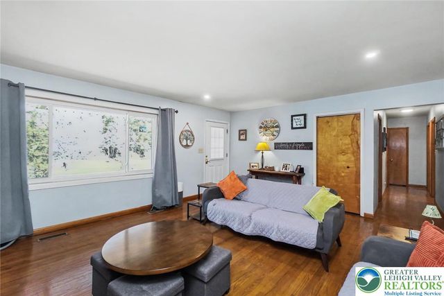20 Serfass Lane, Lower Towamensing Tp, PA 18071