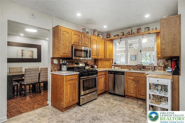 20 Serfass Lane, Lower Towamensing Tp, PA 18071