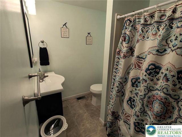 20 Serfass Lane, Lower Towamensing Tp, PA 18071