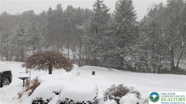 20 Serfass Lane, Lower Towamensing Tp, PA 18071