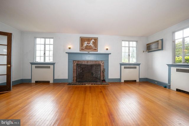 99 W GREENWOOD AVE, Lansdowne, PA 19050