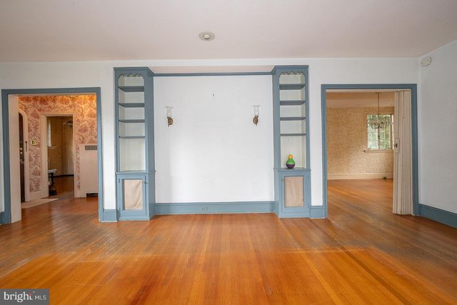 99 W GREENWOOD AVE, Lansdowne, PA 19050