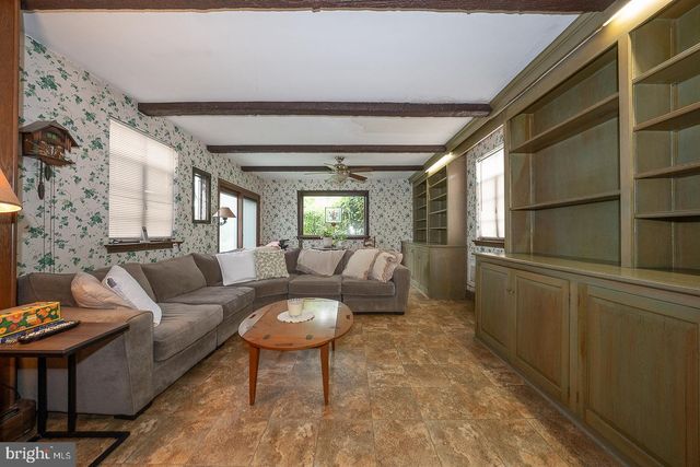 99 W GREENWOOD AVE, Lansdowne, PA 19050