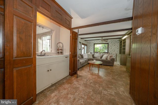 99 W GREENWOOD AVE, Lansdowne, PA 19050