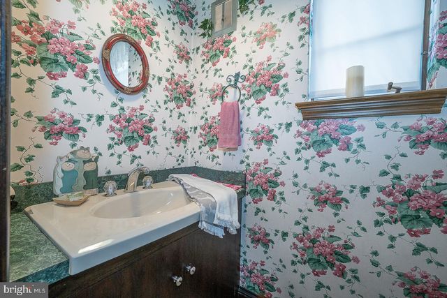 99 W GREENWOOD AVE, Lansdowne, PA 19050