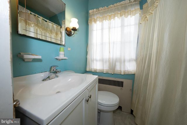 99 W GREENWOOD AVE, Lansdowne, PA 19050