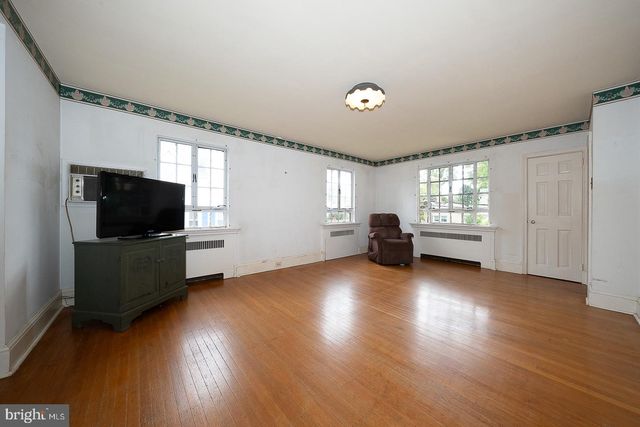 99 W GREENWOOD AVE, Lansdowne, PA 19050