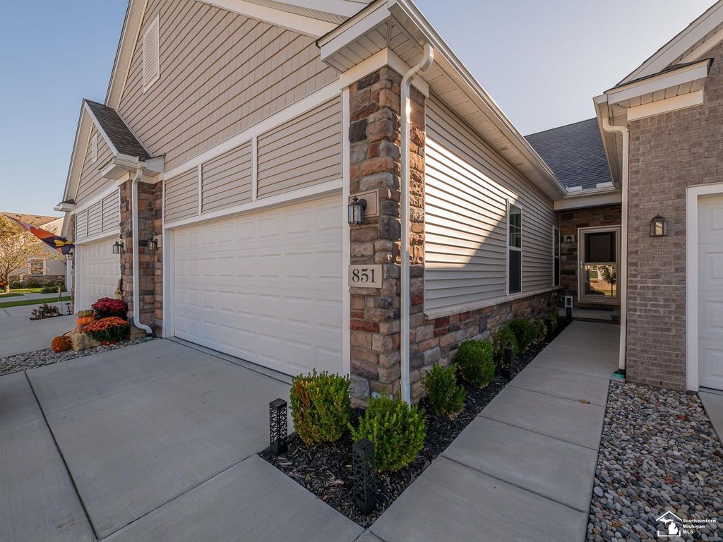 851 Plum Village Drive, Raisinville Twp, MI 48161