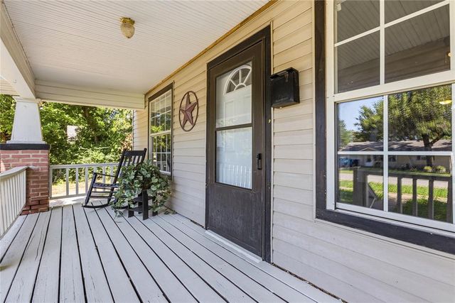 407 W 1st Street, Edmond, OK 73003