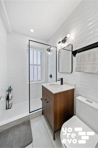2 Grove St Apt 5E, New York City, NY 10014