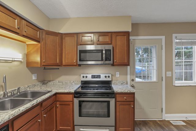 1889 Slaton Court, Columbus, OH 43235