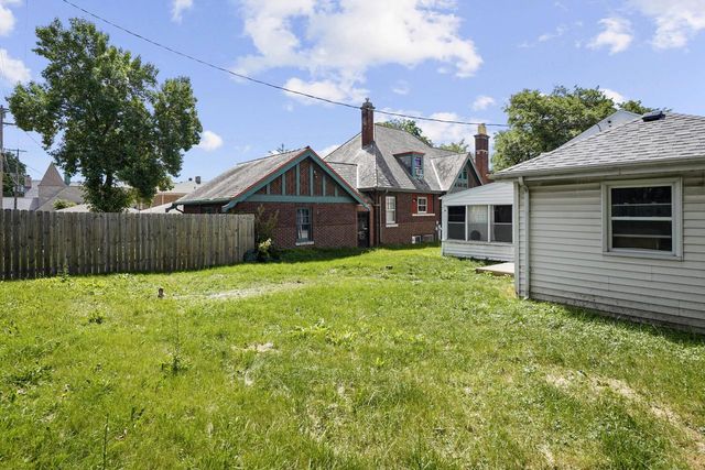 3806 Washington AVENUE, Racine, WI 53405