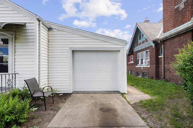 3806 Washington AVENUE, Racine, WI 53405