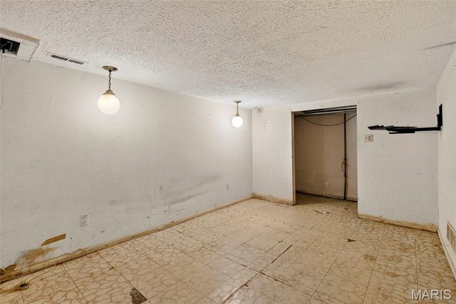 4546 Varrelmann Avenue, St Louis, MO 63116