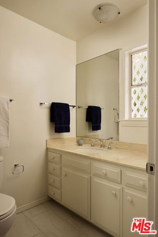 949 N Norman Place, Los Angeles, CA 90049