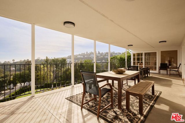 949 N Norman Place, Los Angeles, CA 90049