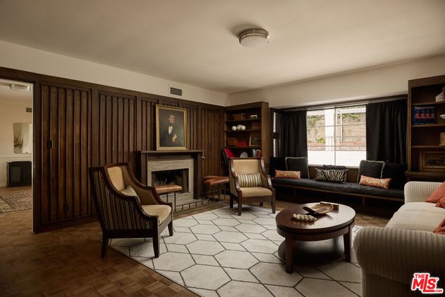 949 N Norman Place, Los Angeles, CA 90049