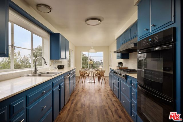 949 N Norman Place, Los Angeles, CA 90049