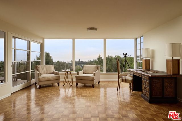 949 N Norman Place, Los Angeles, CA 90049