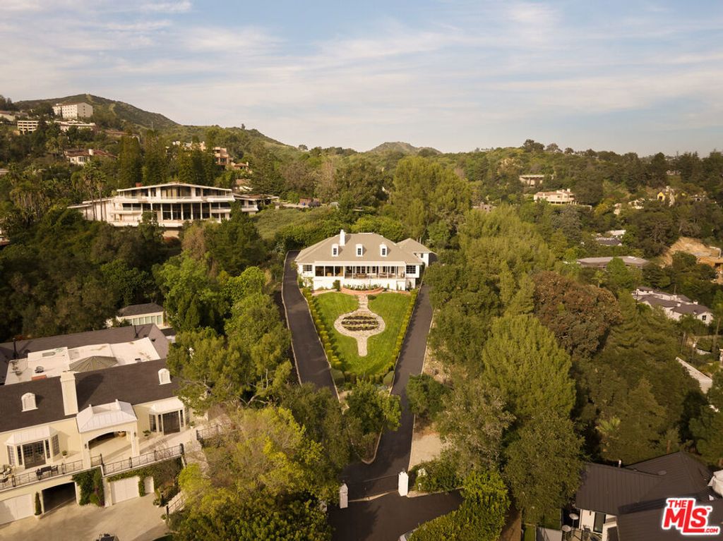 949 N Norman Place, Los Angeles, CA 90049