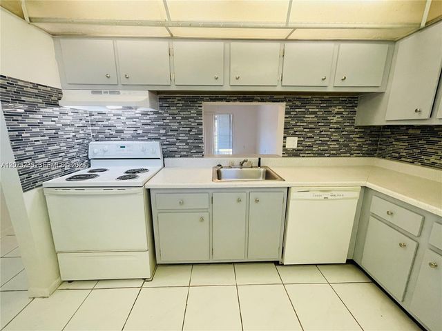 2800 NW 56th Ave G207, Lauderhill, FL 33313