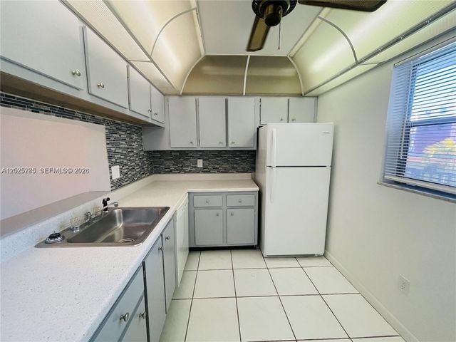 2800 NW 56th Ave G207, Lauderhill, FL 33313