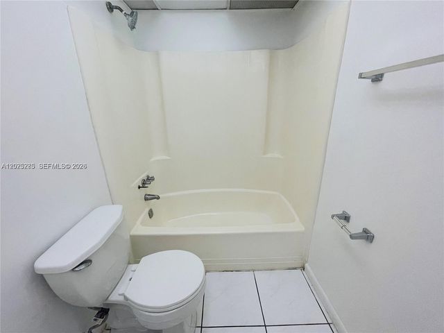 2800 NW 56th Ave G207, Lauderhill, FL 33313