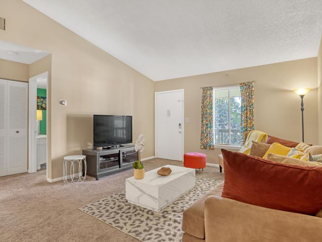 6552 Chasewood Drive H, Jupiter, FL 33458