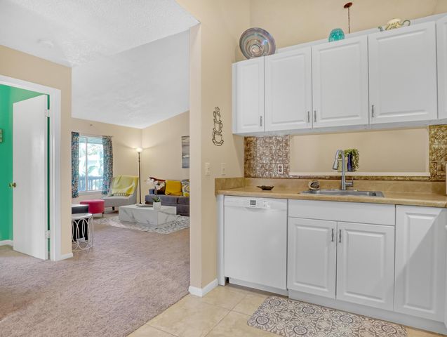 6552 Chasewood Drive H, Jupiter, FL 33458
