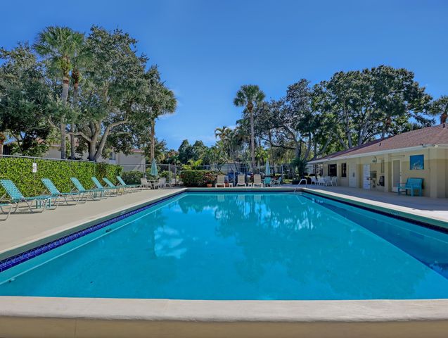 6552 Chasewood Drive H, Jupiter, FL 33458
