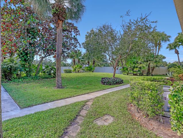 6552 Chasewood Drive H, Jupiter, FL 33458